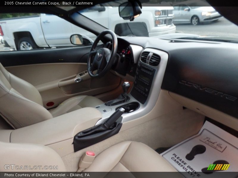 Black / Cashmere 2005 Chevrolet Corvette Coupe