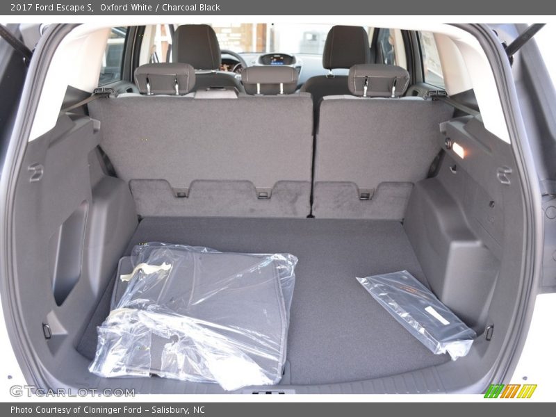 Oxford White / Charcoal Black 2017 Ford Escape S