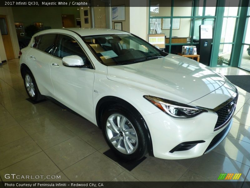 Majestic White / Graphite 2017 Infiniti QX30