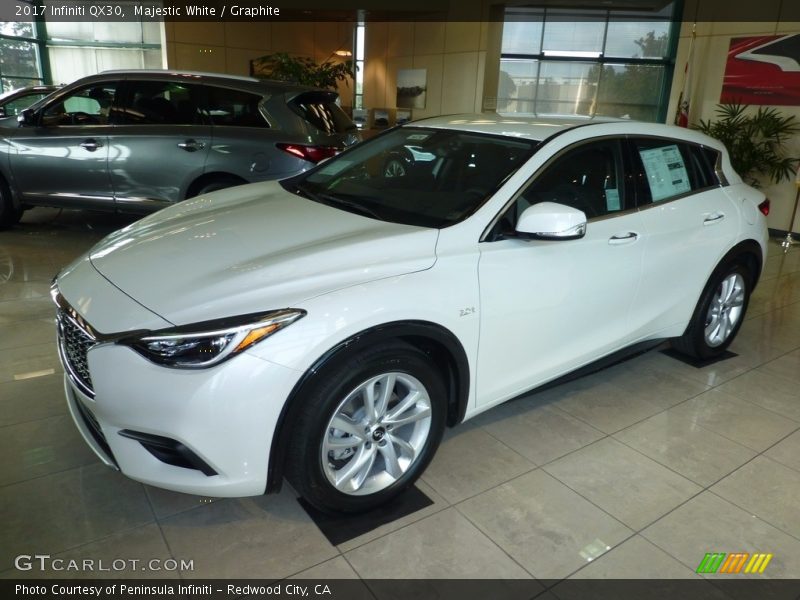 Front 3/4 View of 2017 QX30 