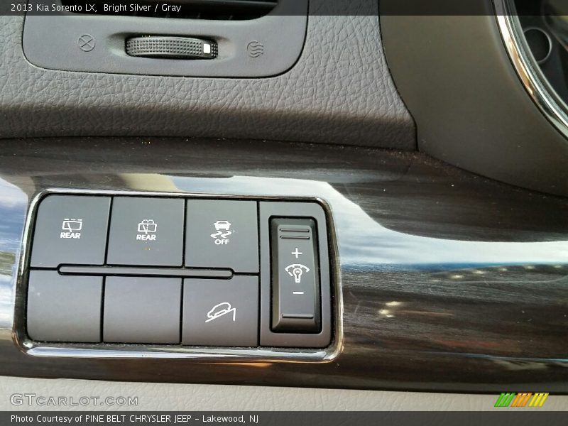 Bright Silver / Gray 2013 Kia Sorento LX