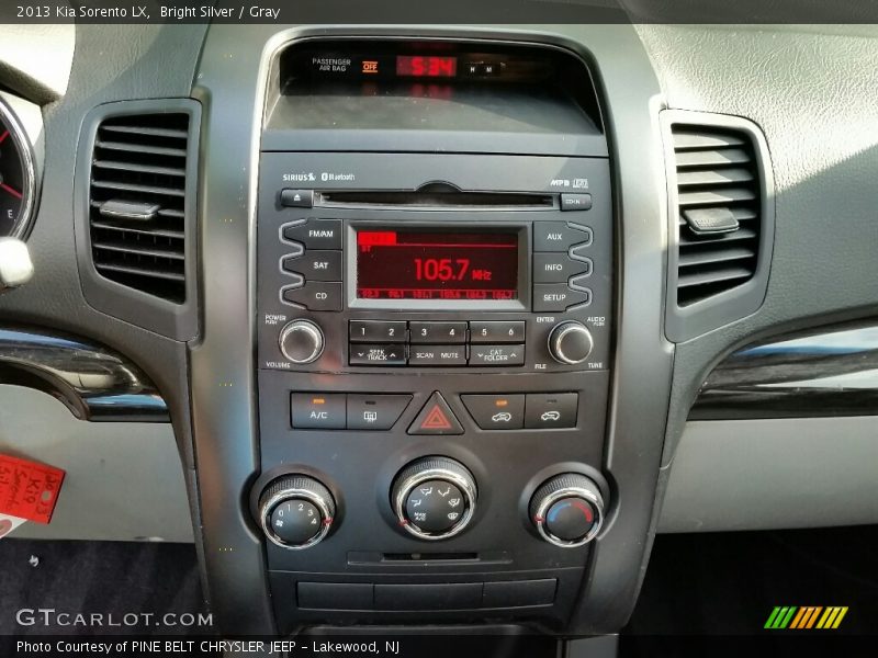 Bright Silver / Gray 2013 Kia Sorento LX