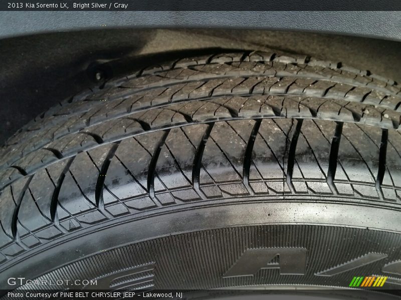 Bright Silver / Gray 2013 Kia Sorento LX