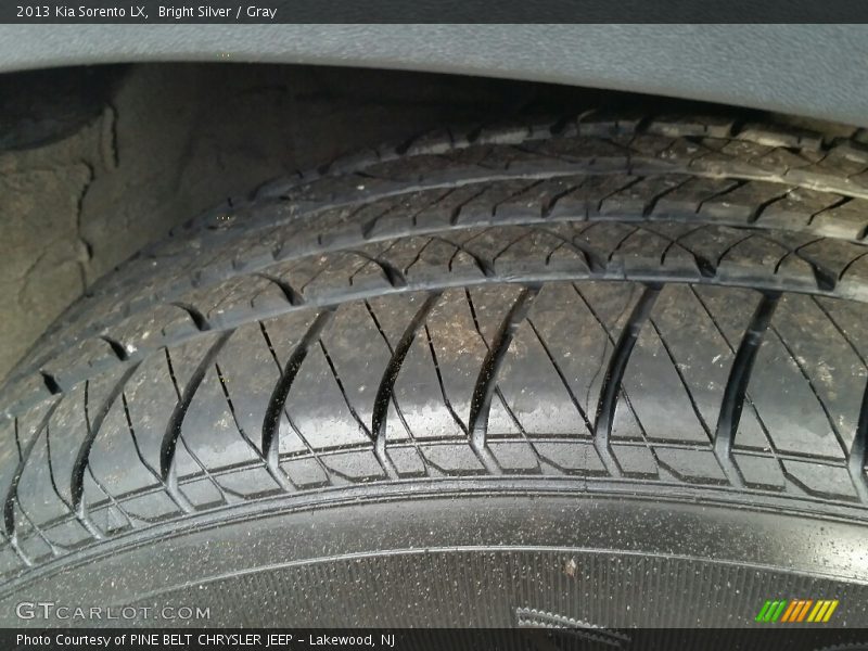 Bright Silver / Gray 2013 Kia Sorento LX