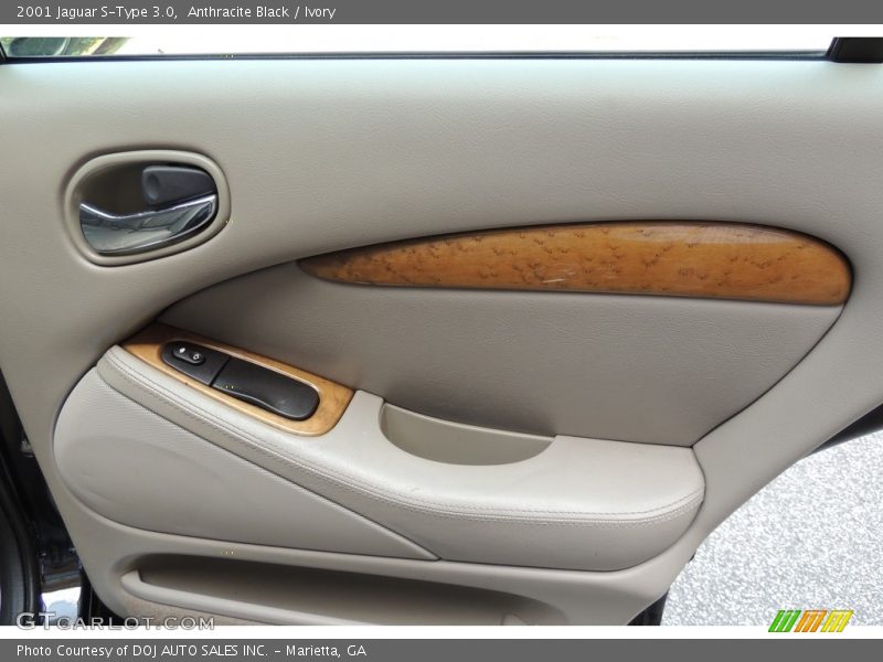 Anthracite Black / Ivory 2001 Jaguar S-Type 3.0