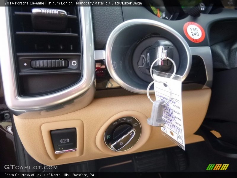 Mahogany Metallic / Black/Luxor Beige 2014 Porsche Cayenne Platinum Edition