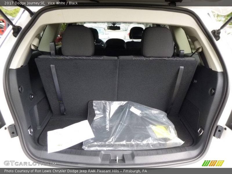 Vice White / Black 2017 Dodge Journey SE