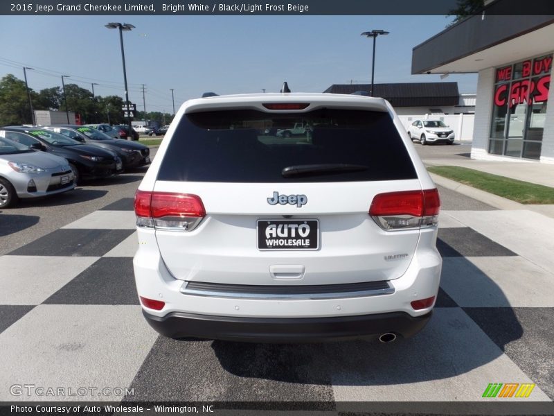 Bright White / Black/Light Frost Beige 2016 Jeep Grand Cherokee Limited