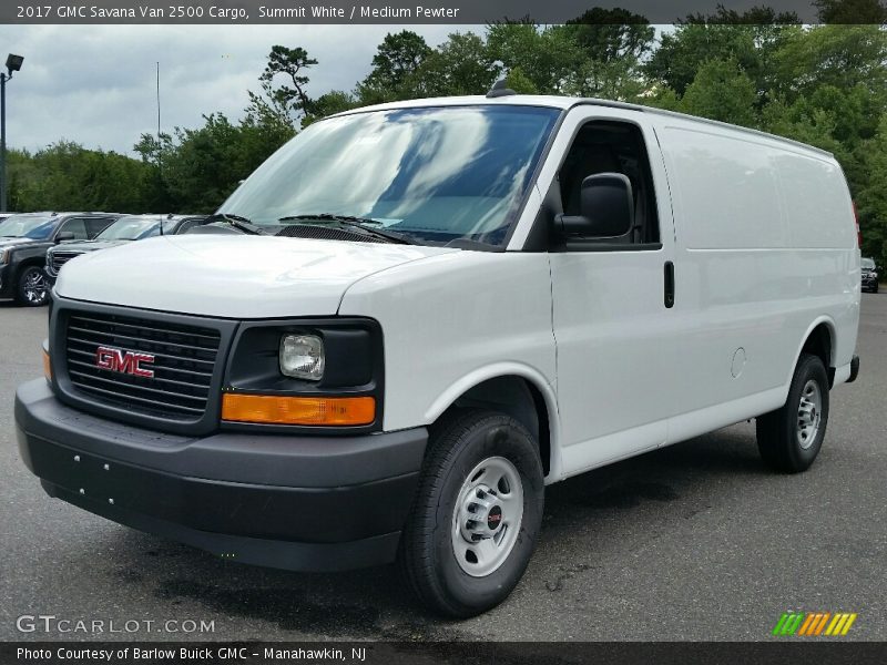 Front 3/4 View of 2017 Savana Van 2500 Cargo