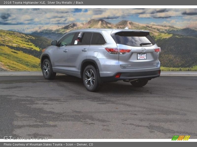 Silver Sky Metallic / Black 2016 Toyota Highlander XLE