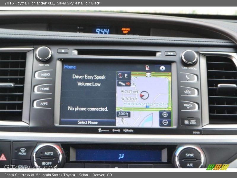 Silver Sky Metallic / Black 2016 Toyota Highlander XLE