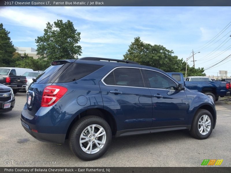 Patriot Blue Metallic / Jet Black 2017 Chevrolet Equinox LT