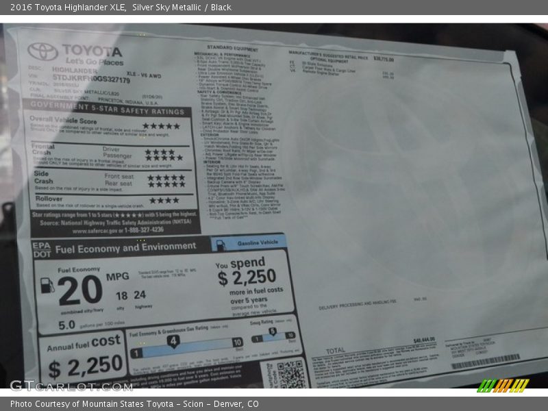 Silver Sky Metallic / Black 2016 Toyota Highlander XLE