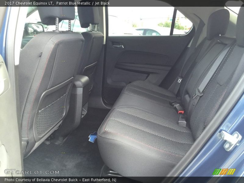 Patriot Blue Metallic / Jet Black 2017 Chevrolet Equinox LT