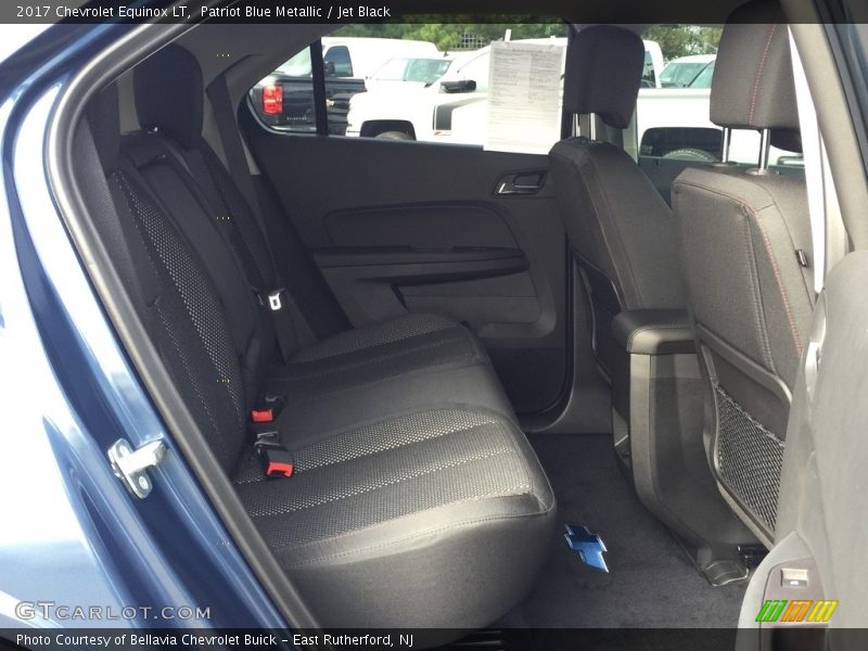 Patriot Blue Metallic / Jet Black 2017 Chevrolet Equinox LT
