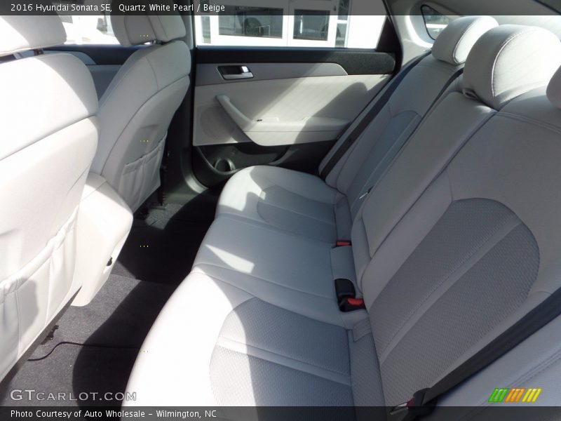 Quartz White Pearl / Beige 2016 Hyundai Sonata SE