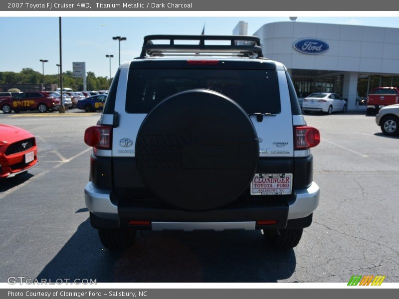 Titanium Metallic / Dark Charcoal 2007 Toyota FJ Cruiser 4WD