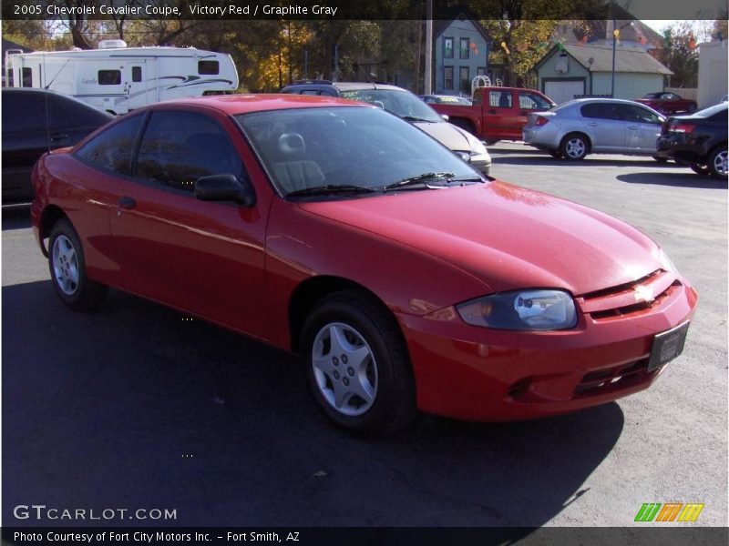 Victory Red / Graphite Gray 2005 Chevrolet Cavalier Coupe
