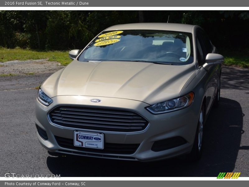 Tectonic Metallic / Dune 2016 Ford Fusion SE