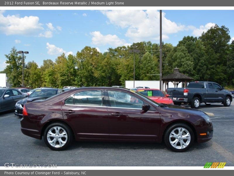Bordeaux Reserve Metallic / Medium Light Stone 2012 Ford Fusion SE