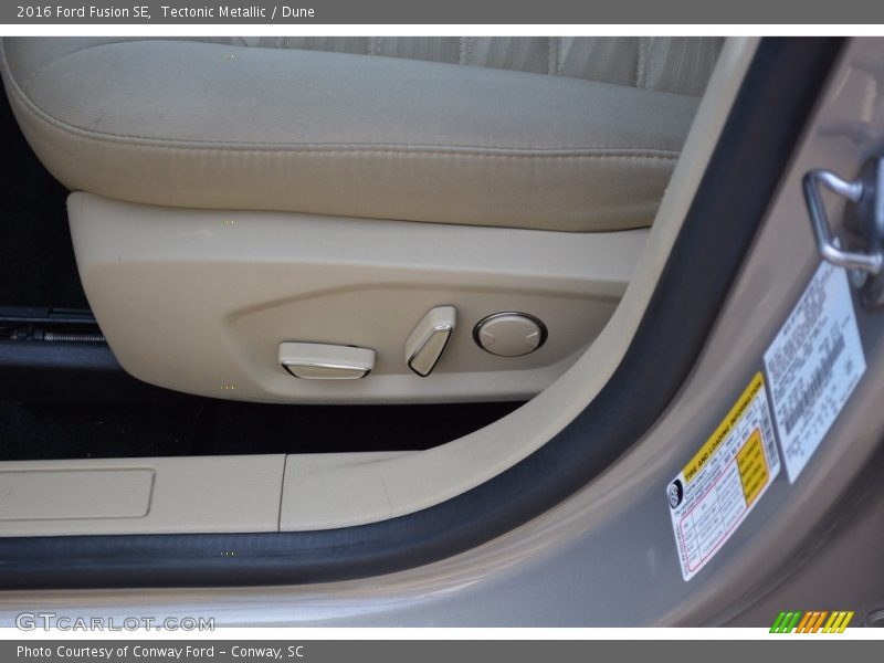 Tectonic Metallic / Dune 2016 Ford Fusion SE
