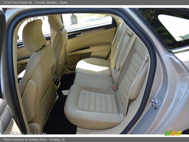 Tectonic Metallic / Dune 2016 Ford Fusion SE
