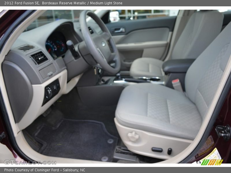 Bordeaux Reserve Metallic / Medium Light Stone 2012 Ford Fusion SE