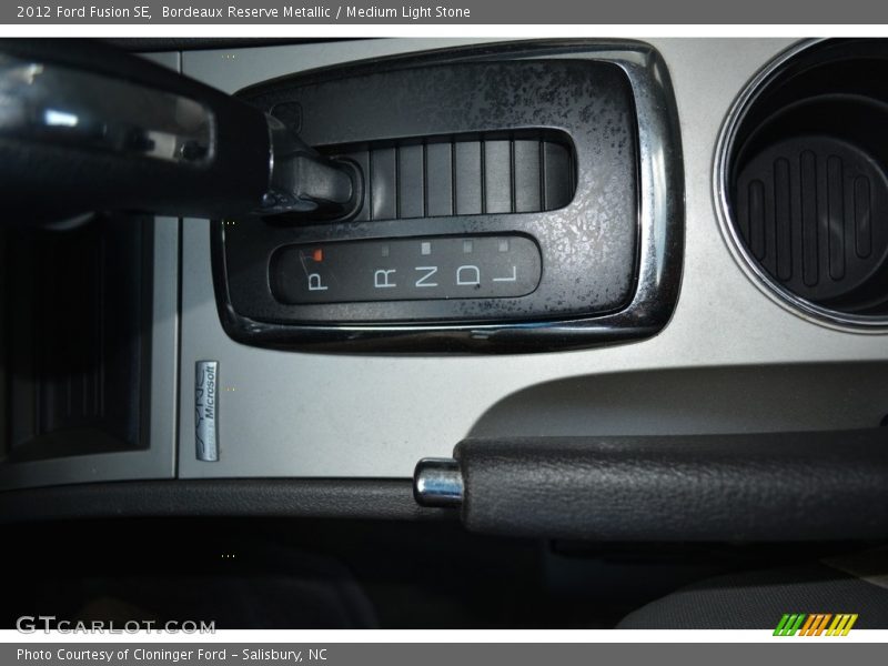 Bordeaux Reserve Metallic / Medium Light Stone 2012 Ford Fusion SE