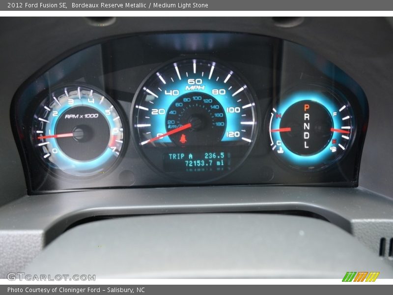Bordeaux Reserve Metallic / Medium Light Stone 2012 Ford Fusion SE