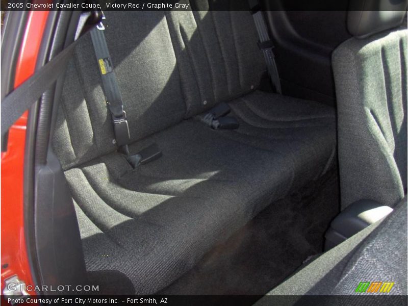 Victory Red / Graphite Gray 2005 Chevrolet Cavalier Coupe