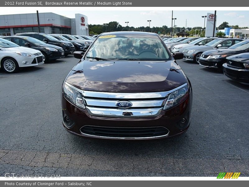Bordeaux Reserve Metallic / Medium Light Stone 2012 Ford Fusion SE