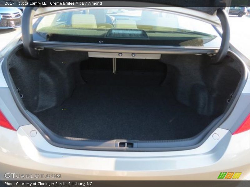 Creme Brulee Mica / Almond 2017 Toyota Camry LE