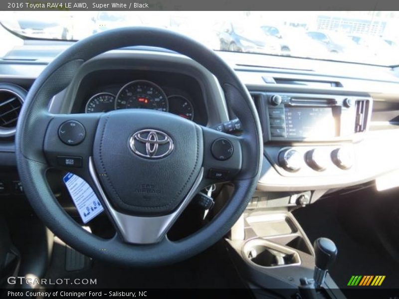 Super White / Black 2016 Toyota RAV4 LE AWD
