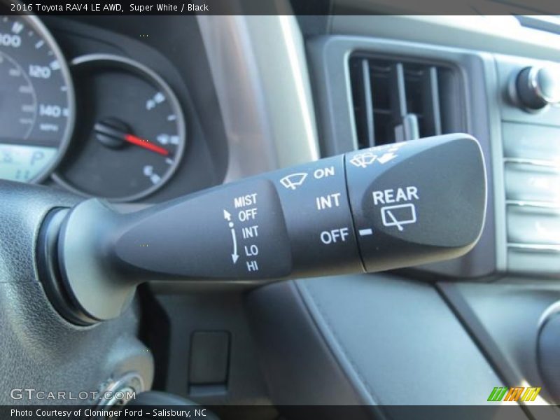 Super White / Black 2016 Toyota RAV4 LE AWD