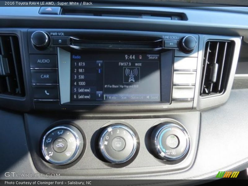 Super White / Black 2016 Toyota RAV4 LE AWD