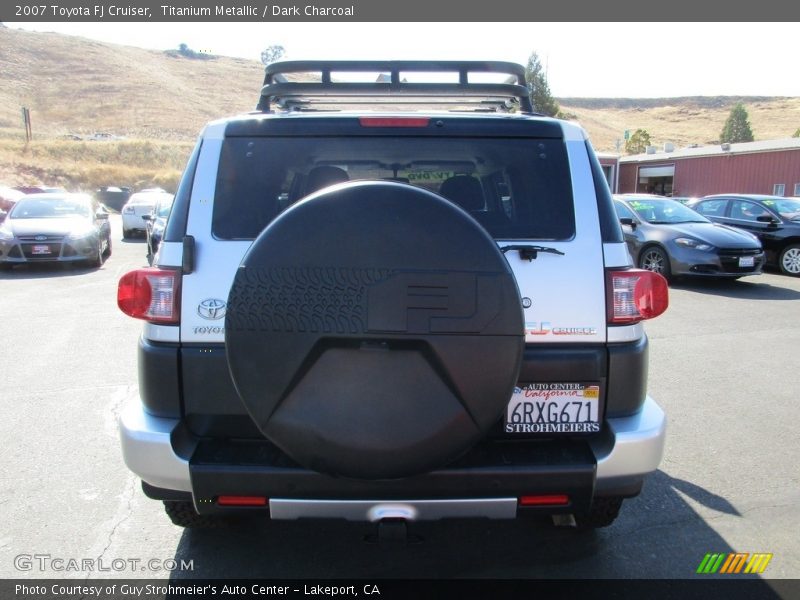 Titanium Metallic / Dark Charcoal 2007 Toyota FJ Cruiser