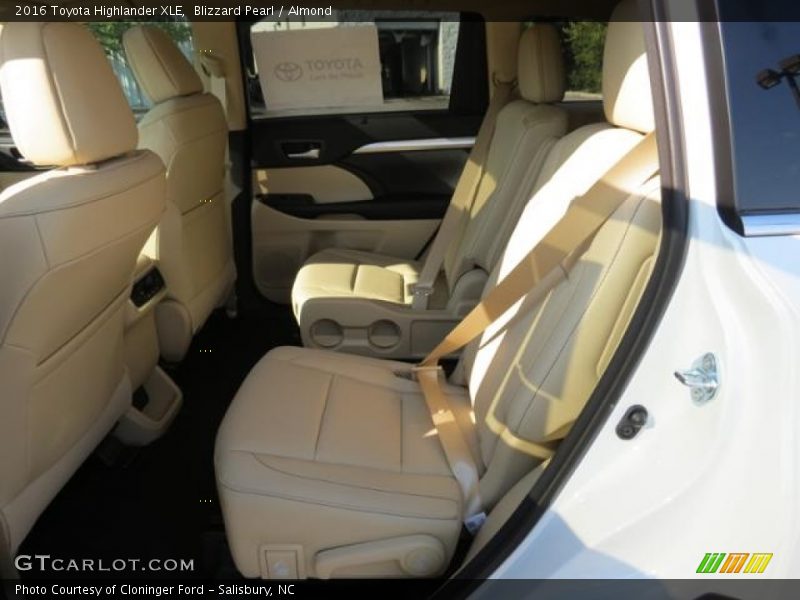 Blizzard Pearl / Almond 2016 Toyota Highlander XLE