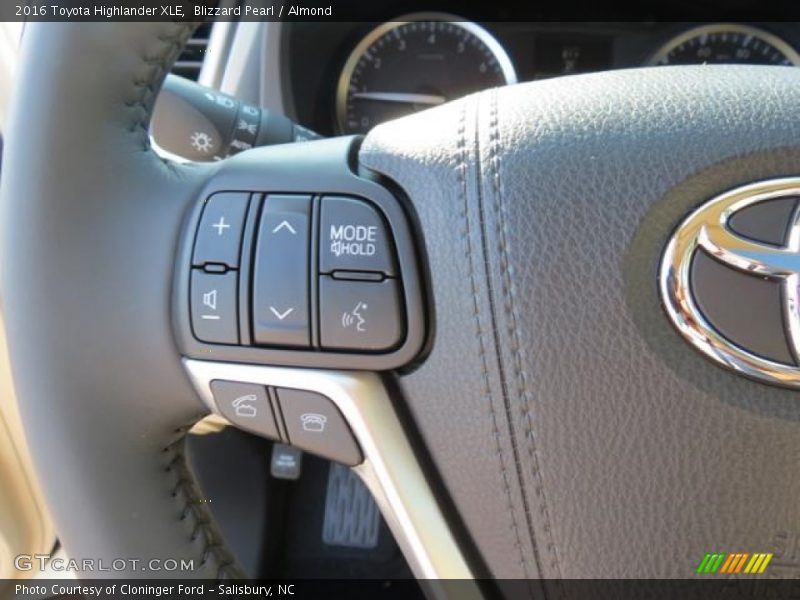 Blizzard Pearl / Almond 2016 Toyota Highlander XLE