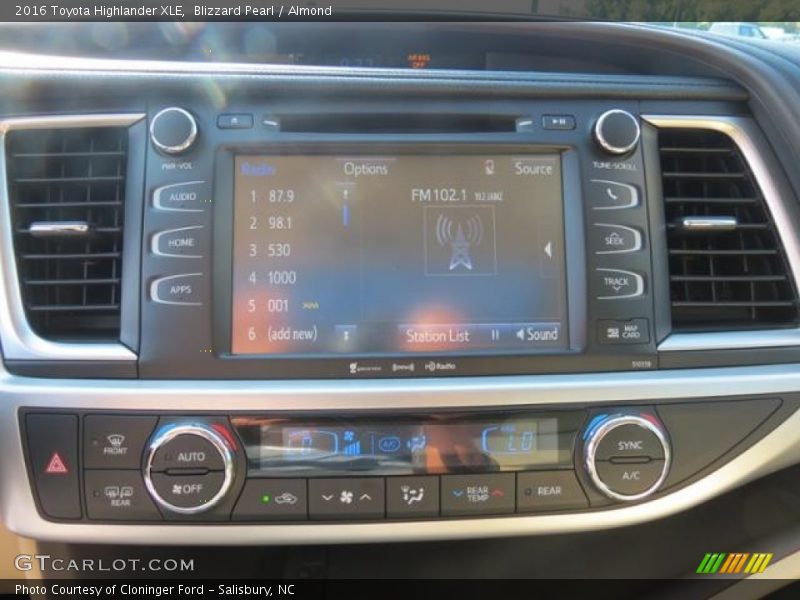 Blizzard Pearl / Almond 2016 Toyota Highlander XLE