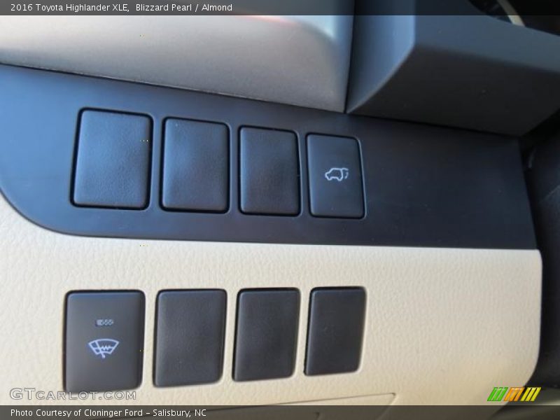 Blizzard Pearl / Almond 2016 Toyota Highlander XLE