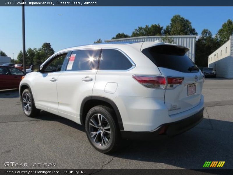 Blizzard Pearl / Almond 2016 Toyota Highlander XLE