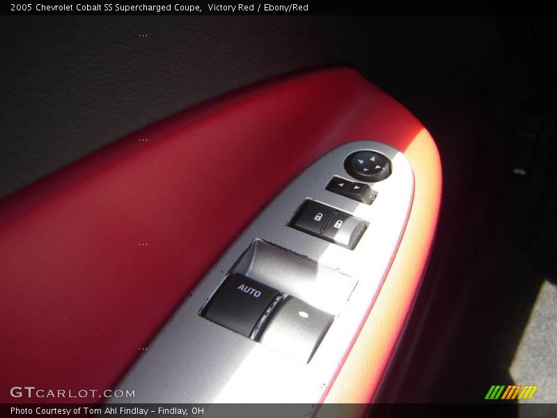 Victory Red / Ebony/Red 2005 Chevrolet Cobalt SS Supercharged Coupe