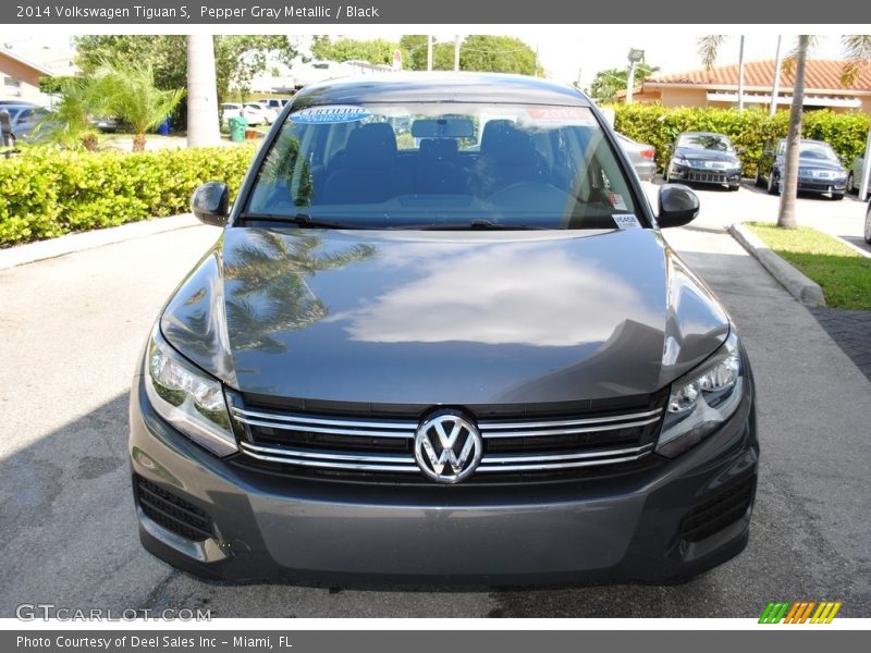Pepper Gray Metallic / Black 2014 Volkswagen Tiguan S