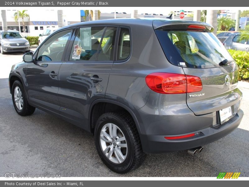 Pepper Gray Metallic / Black 2014 Volkswagen Tiguan S
