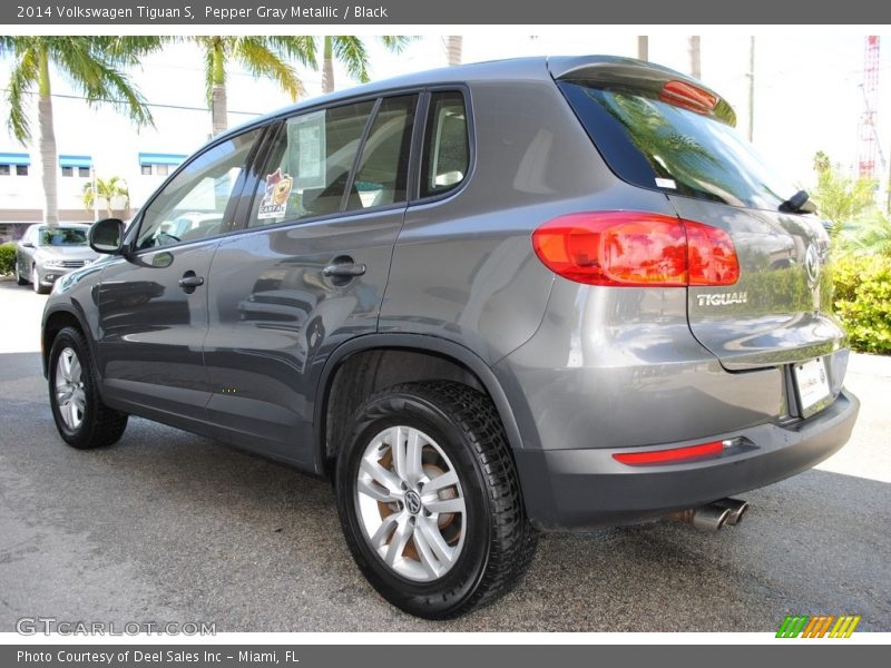 Pepper Gray Metallic / Black 2014 Volkswagen Tiguan S