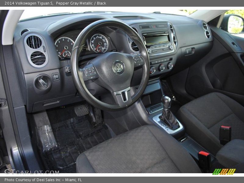 Pepper Gray Metallic / Black 2014 Volkswagen Tiguan S