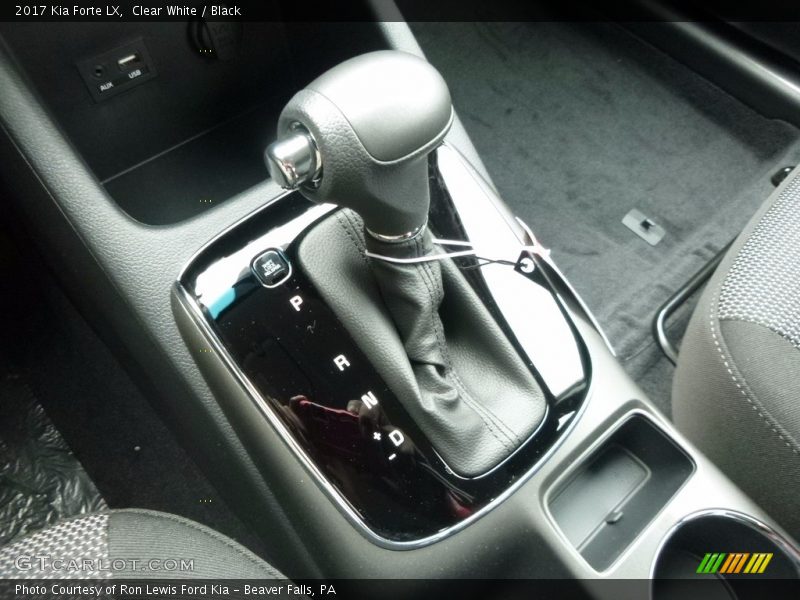 Clear White / Black 2017 Kia Forte LX
