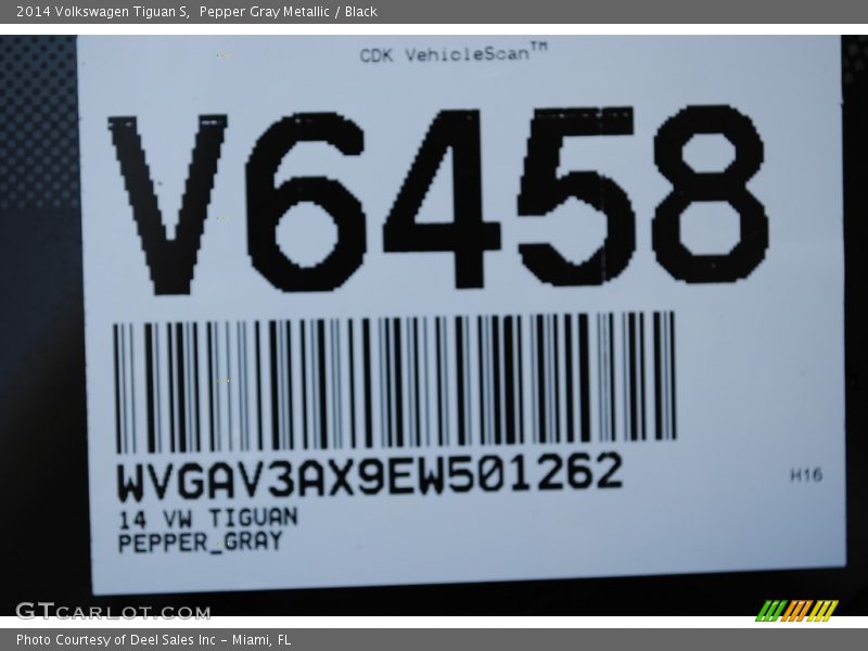 Pepper Gray Metallic / Black 2014 Volkswagen Tiguan S
