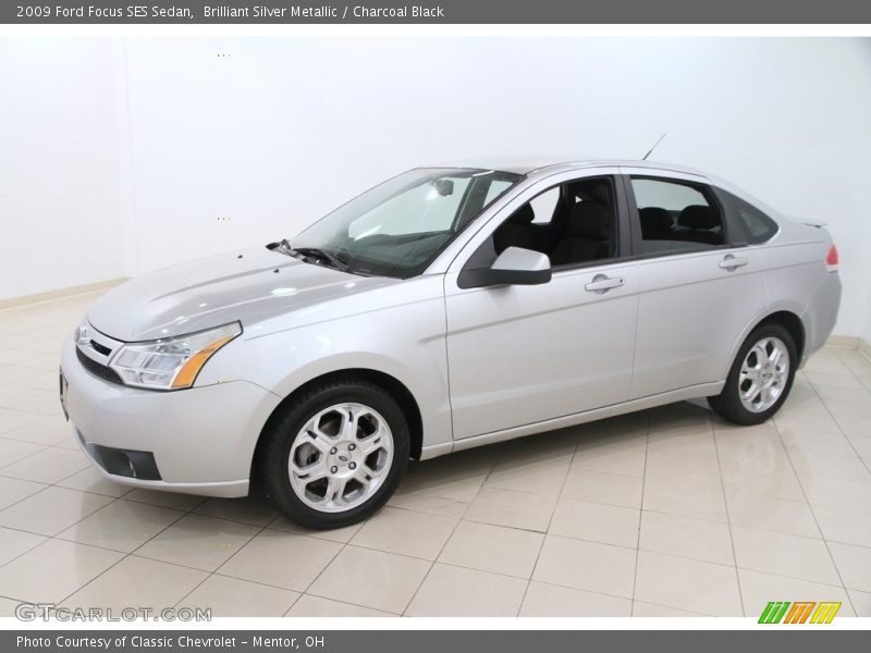 Brilliant Silver Metallic / Charcoal Black 2009 Ford Focus SES Sedan