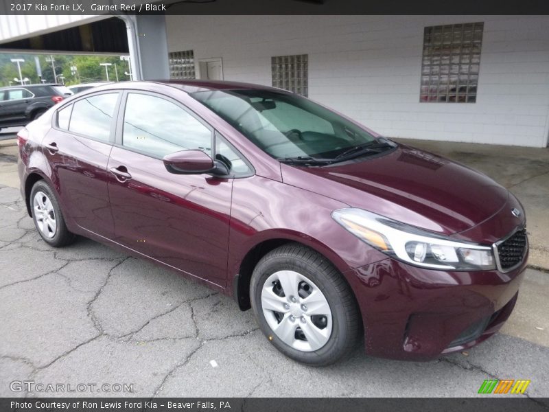 Front 3/4 View of 2017 Forte LX